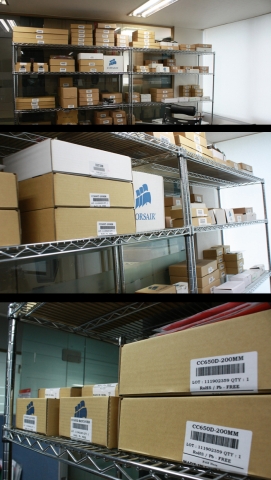 이노베이션티뮤 CS팀 뒷켠에 놓여진 각 케이스별 A/S용 부품