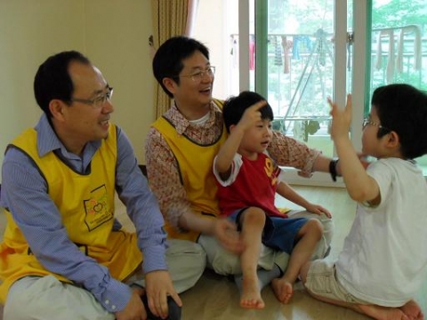 왼쪽부터 김영범 센터장, 권진욱 팀장