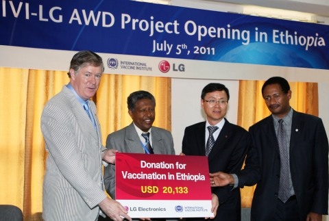 (From Left to Right) 
Anthony Flynn, Deputy Director-General of IVI 
Abraham Assefa, Head of Armae...