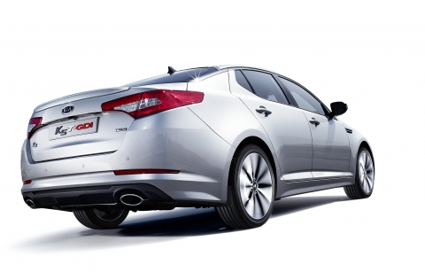 기아자동차가 11일부터 2.0 터보 GDi 가솔린 엔진을 장착하고, 차별화된 내∙외관 사양과 안전사양 등을 갖춘 ‘K5 2.0 터보 GDi’의 본격 시판에 나선다.