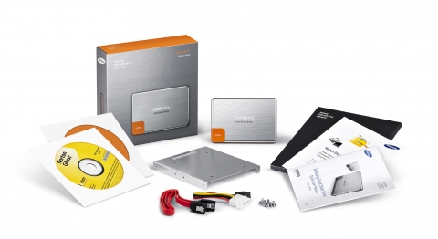 삼성전자가 이번 달부터 기존 SSD 470시리즈에 사용자 편의성을 크게 높인 업그레이드판 '삼성 SSD 470' 패키지를 출시한다. 이번에 출시하는 '삼