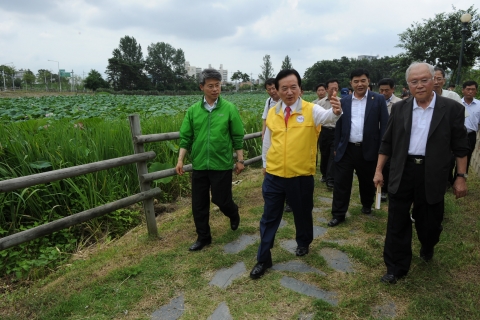 강운태 광주시장, 신창동 역사근린공원 현장방문