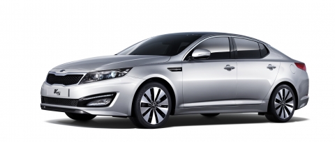 기아자동차가 22일부터 신규 파워트레인을 장착해 성능을 끌어올리고, 정숙성 및 안전성을 한층 강화한 ‘2012 K5’를 시판한다.