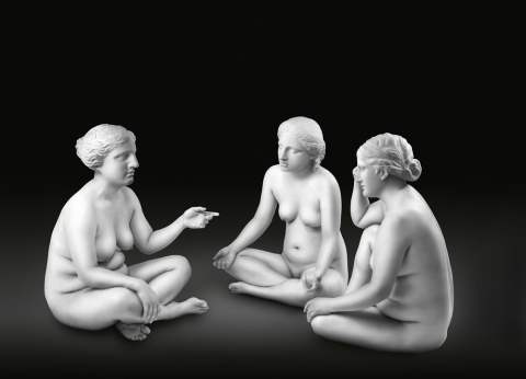 데비한 &lt;좌삼미신Seated Three Graces&gt; (2009, lightjet print, 180x250cm)