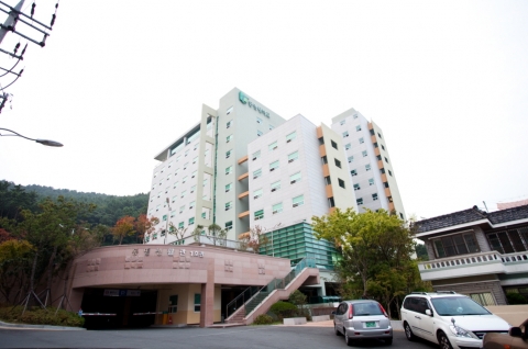 동명대학교 기숙사 외경