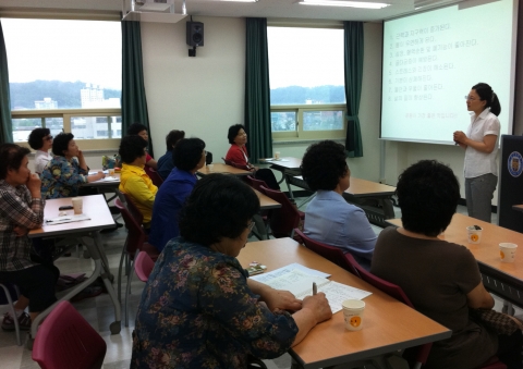 군산대학교 어르신 위한 과학교실 차별화된 콘텐츠로 눈길