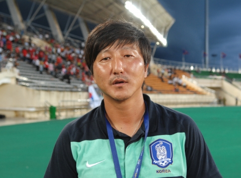 U-16 대표팀 송경섭 감독은 경기가 끝난 후 인터뷰에서 "첫 경기 부담감이 있었지만 잘 극복해 준 우리 선수들에게 고맙다"고 소감을 밝혔다.