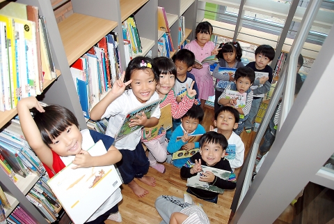 LG화학, 도서관 기증으로 소외지역에 문화생활 공간 조성