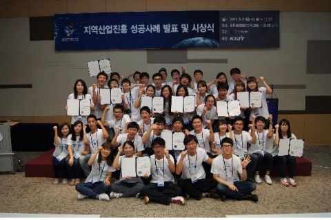 좌로부터 최세현, 정미경, 최윤정, 심우성