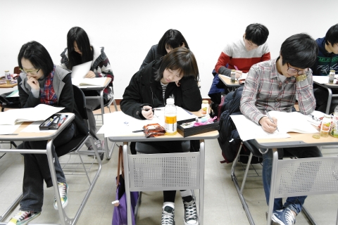 신우성논술학원 수업 장면