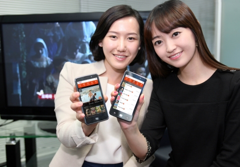 LG유플러스(부회장 이상철 / www.lguplus.com)가 실시간 방송과 최신 영화, TV다시보기 등의 VOD를 스마트폰, 태블릿PC 등 다양한 디바이스에서 HD급 고화질로 시청할 수 있는 모바일TV 서비스 ‘U+ HDTV’를 출시한다고 19일 밝혔다.