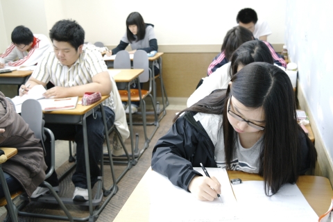 신우성논술학원 수업 장면