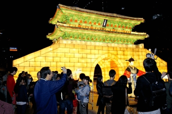 ‘청계천 밤의 등축제’, 270만명 관람객으로 성황리 폐막