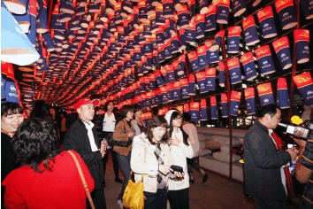 ‘청계천 밤의 등축제’, 270만명 관람객으로 성황리 폐막