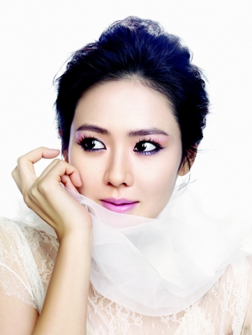 LG생활건강, 손예진과 색조화장품 모델계약