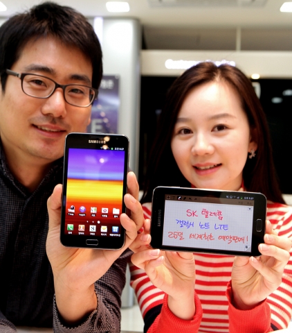 SK텔레콤이 올해 4분기 최고 기대작인 '갤럭시 노트' 예약가입을 25일 오전 10시~28일 온라인 공식 판매처 T스마트샵(www.tsmartshop.co.kr)