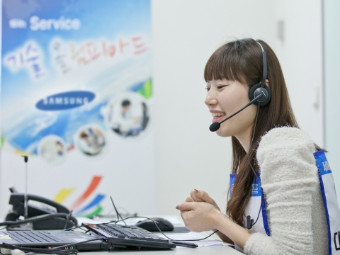 삼성전자는 23~24일 '삼성전자 CS아카데미'에서 제16회「서비스 기술 올림피아드」를 개최했다. 삼성전자서비스 대구 콜센터 정예숙 사원이 상담 기술 부문에 참가