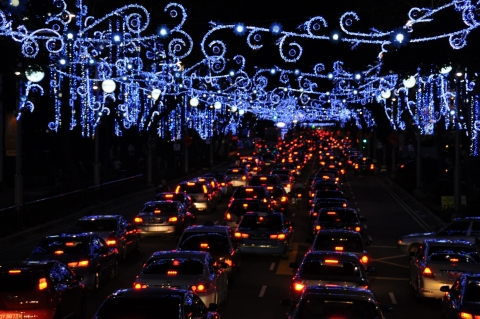 싱가포르관광청은 2011년 크리스마스를 맞아 `크리스마스 인 더 트로픽스 (Christmas in the Tropics)’ 점등행사를 진행한다.