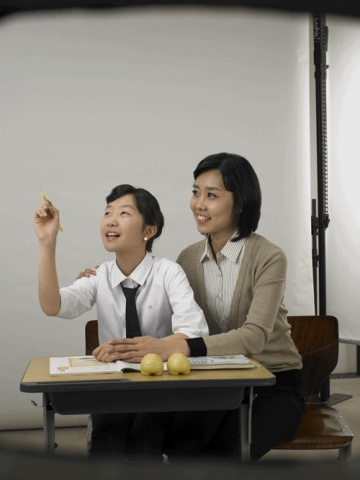 기말고사에 대비하여 뇌교육프로그램을 받고 있는 학생의 모습