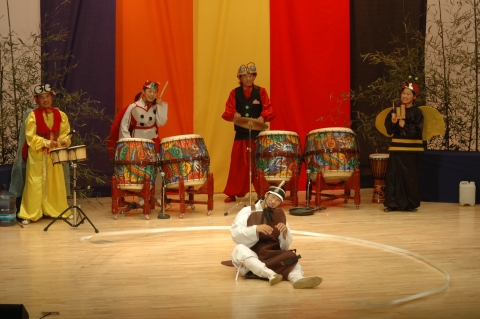 곤충들의 전통공연 장기자랑