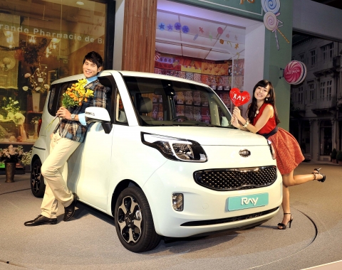 기아자동차㈜는 29일(화) 제주 해비치호텔 그랜드볼룸에서 기아차 관계자들과 자동차 기자단 등이 참석한 가운데 신개념 미니 CUV ‘레이(RAY)’ 보도발표회를 가졌다.