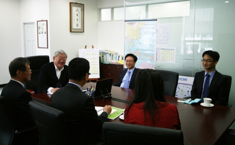 동명대학교 강정남 총장, 3일 진영곤 고용복지수석 환담장면1