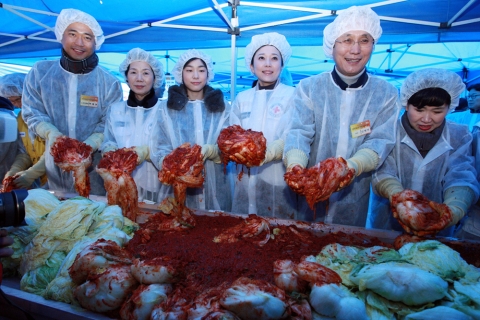 KB국민은행 서울 여의도공원‘문화의 마당’에서 열린 서울지역 김장나눔 행사