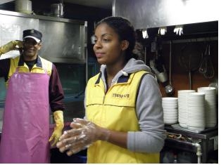 미8군 소속 군인, 노숙인 및 쪽방촌 주민 위한 자원봉사에 나서