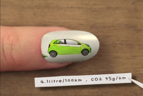 기아차가 톡톡 튀며 개성 넘치는 다양한 디지털 마케팅을 통해 고객과의 소통 강화에 적극 나서고 있다.(‘모닝 네일 아트’ 동영상 이미지)