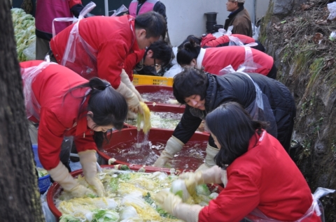 오피스디포, 따뜻한 겨울나기 김장봉사로 사랑 나눔 실천