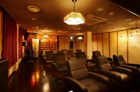 서울시는 연말을 맞아 서교예술실험센터․성북예술창작센터․문래예술공장 등 ‘서울시창작공간’에서 영화감상, 예술치료, 전시 등 다양한 송년 프로그램을 마련했다고 밝혔다.(성북공감시네마)