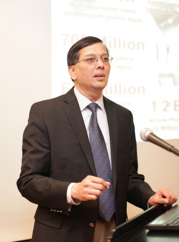 DDN의 아룬 바이샴파얀 (Arun Vaishampayan) 아태총괄 부사장은 방송 및 리치 미디어, 클라우드 컨텐츠에 특화된 DDB 스토리지의 강점을 소개하고 있다