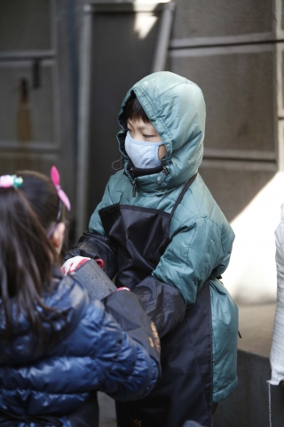 함께하는 사랑밭, 연탄 나눔행사 후원…한류스타 장근석도 참여