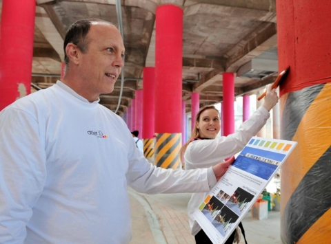 삼성전자는 컬러리스트 장 필립 랑클로와 함께 '갤럭시SⅡ HD'의 생생한 색감을 보여주는 'HD 슈퍼아몰레드 컬러 프로젝트'를 진행해, 동작대교