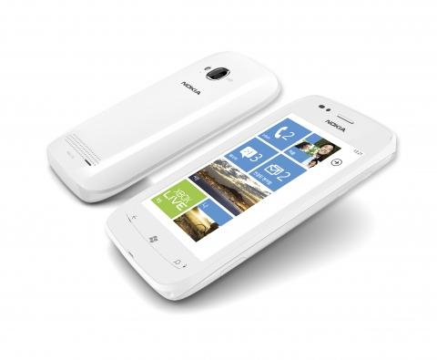 KT, 한국노키아, 한국마이크로소프트 3사는 마이크로소프트의 최신 OS를 탑재한 국내 첫 망고폰인 ‘노키아 루미아 710(Nokia Lumia 710)’을 오는 26일 출시하고, 