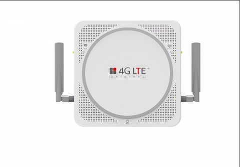 SK텔레콤은 LTE와 Wi-Fi 서비스를 하나의 장비에서 제공하는 ‘Wi-Fi 통합형 LTE 펨토셀’을 세계 최초로 개발완료했다고 밝혔다.