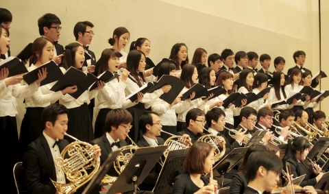 건국대학교는 2일 교내 새천년관 대공연장에서 2012년 신년 하례회를 갖고, ‘온리 원(Only One) 글로컬(Glocal)대학’이라는 발전 목표를 향한 변화와 혁신을 다짐했다