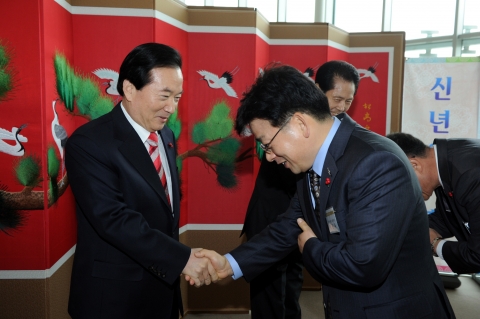 강운태 시장은 3일 김대중컨벤션센터에서 광주상공회의소가 개최한 2012년 신년인사회에 참석했다.