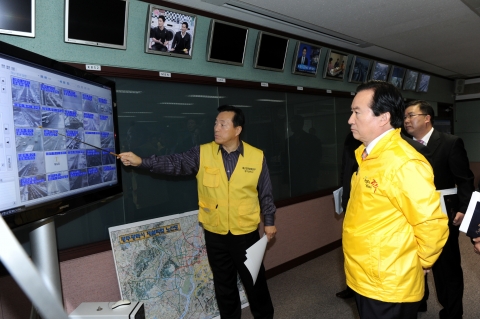 강운태 광주시장, 시 재난상황실 방문 제설작업철저 지시