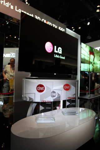 LG전자가 미국 유력 IT 전문 매체 ‘씨넷(Cnet)’은 12일, LG 55인치 3D OLED TV에 ‘베스트 오브 CES(Best of CES)’, ‘베스트 오브 쇼(Best 