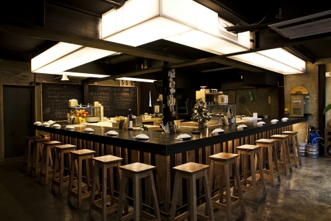 1층의 오픈키친의 바(bar)