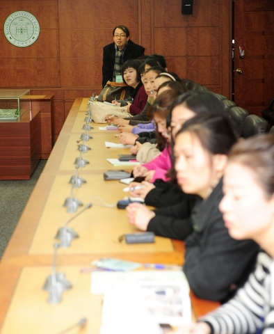 해외에서 한국어를 가르치는 한국어 선생님들이 ‘어학연수’를 위해 건국대를 찾았다.