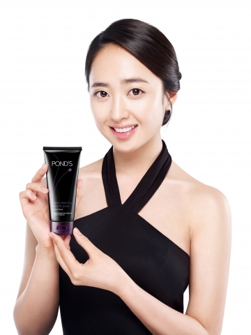 배우 김민정 & 블랙 퓨어 페이셜 폼
