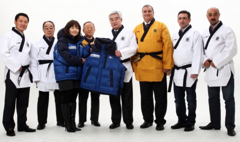 네파의 글로벌 스포츠마케팅에 호응해주는 대륙 연맹 회장단
