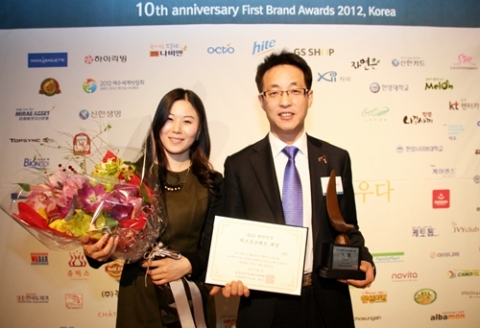 온라인 취업포털 사람인이 한국소비자포럼, 한국경제신문사 등이 주관하는 ‘2012 대한민국 퍼스트브랜드 대상’ 온라인 취업포털 부문에서 대상을 수상했다.
