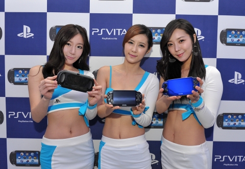 소니컴퓨터엔터테인먼트코리아(SCEK)는 차세대 휴대용 엔터테인먼트 시스템인 PlayStation®Vita(PS Vita)를 국내에 정식으로 발매했다.