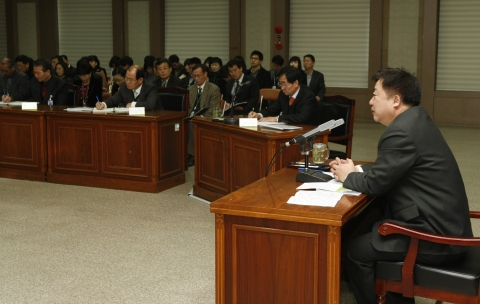 한범덕 청주시장, 구청 대회의실에서 직원과의 대화 실시