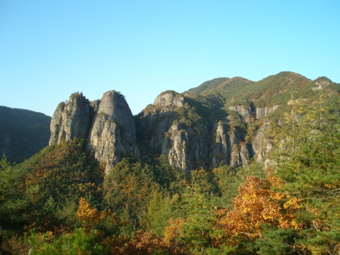 '산과 카멜레온' 속 한 장면 주왕산