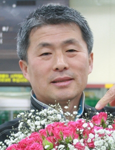 건국대 경영학 박사학위 aT화훼공판장 ‘경매박사’ 권영규씨