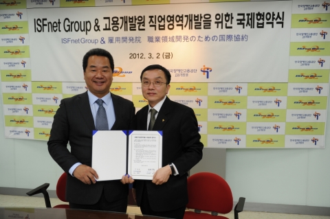 한국장애인고용공단(이하 공단) 고용개발원(원장 김광용)은 3월 2일(금) 11시 고용개발원(경기도 성남시 분당구 소재)에서 일본의 IT 정보통신기업인 ISFnet Group(회장 와타나베 유키요시)과 장애인 직업영역개발을 위한 협약을 체결하였다.